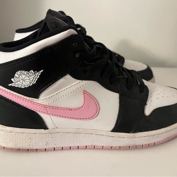 NIKE AIR JORDAN 1 MID WHITE BLACK LIGHT ARCTIC PINK SNEAKERS - Picture 2 of 7